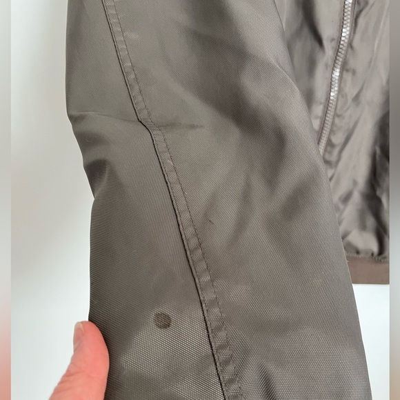 Guess Gray Windbreaker with Hood and Ribbed Cuffs size Xl - Picture 4 of 7